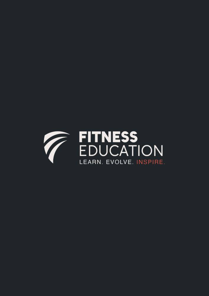 Le logo Fitness Education — la virgule en dégradé rouge — et sa signature « Learn. Evolve. Inspire. » sur fond noir
