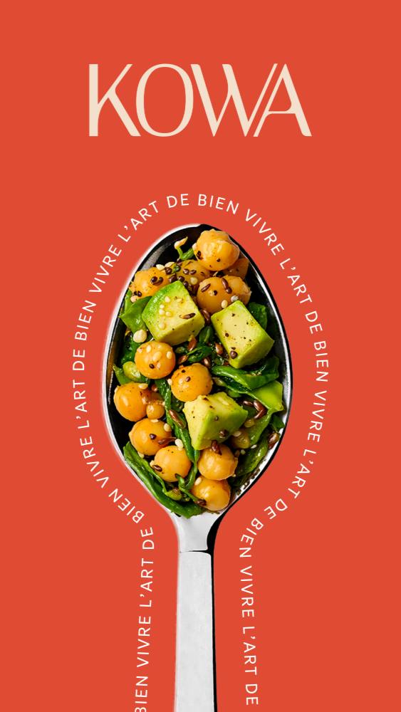 Affiche KOWA : le logotype en capitales claires sur un aplat orange, une cuillère photographiée au centre, et la mention « l'art de bien vivre » courbée autour
